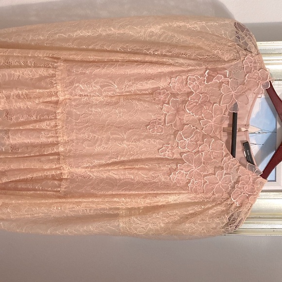 Elegant Lace Blouse in Peach by Zara - Picture 6 of 12